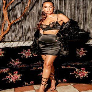 NEW Sexy Satin Skirt & Bustier Set (black) - Size Large